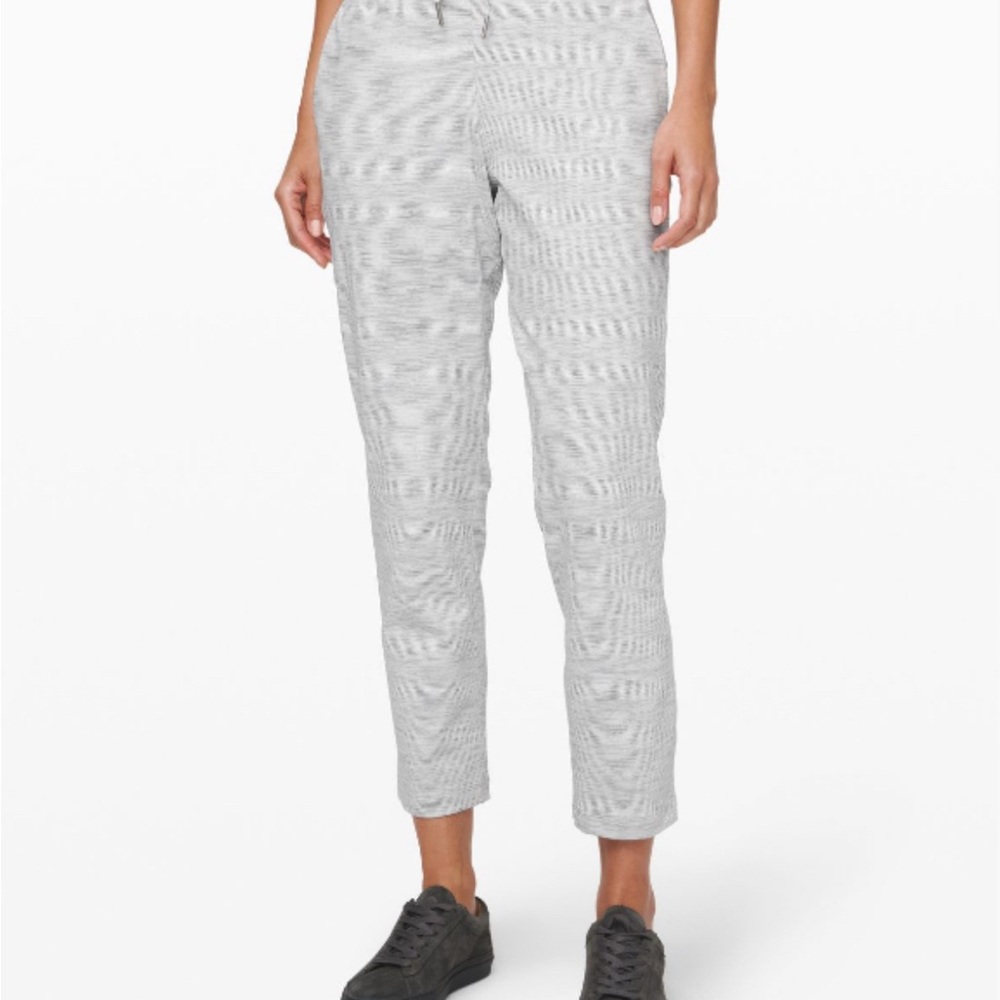 Lululemon Athletica On-The- Fly 27’ Women's  Pants